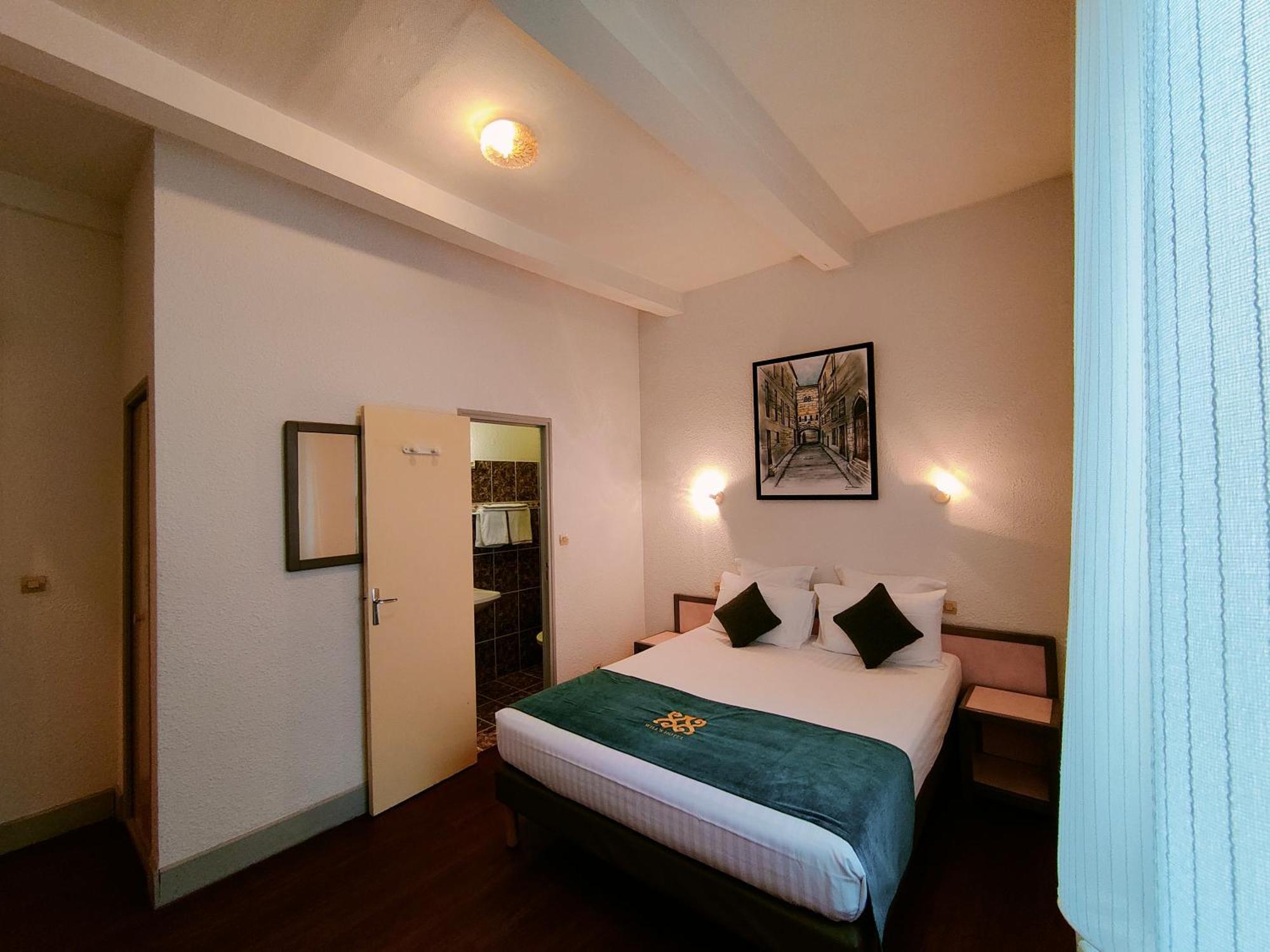 Will'S Hotel Narbonne Buitenkant foto