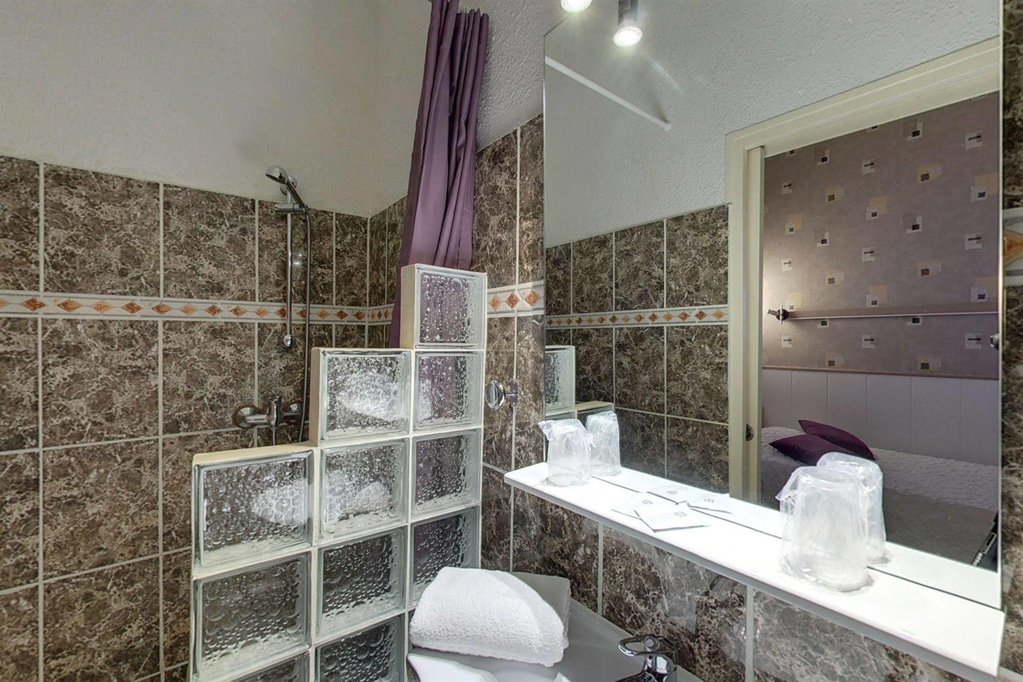 Will'S Hotel Narbonne Buitenkant foto